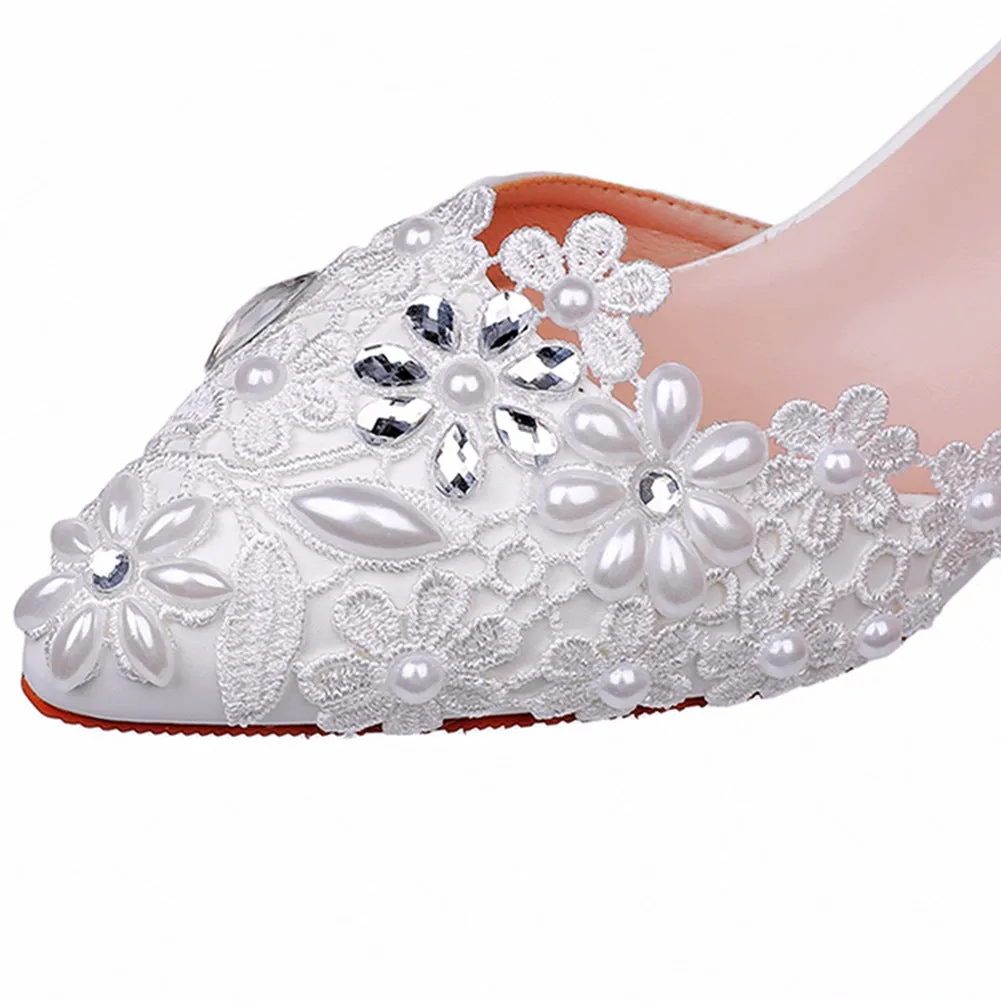 Chaussures de mariage à bout pointu en dentelle blanche et strass