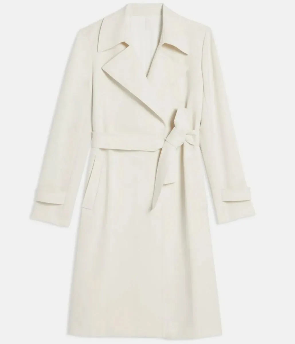 Maya Rudolph Loot White Coat