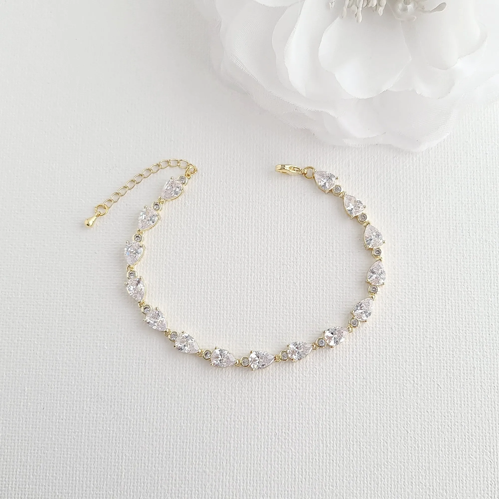 Yellow Gold Bridal Jewelry Set-Ivy